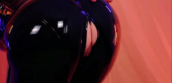 trendssexy curvy MILF Arya Grander fetish model posing in latex rubber catsuit